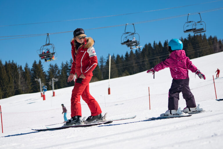 Ski schools in Les Gets - Ski lessons with an instructor